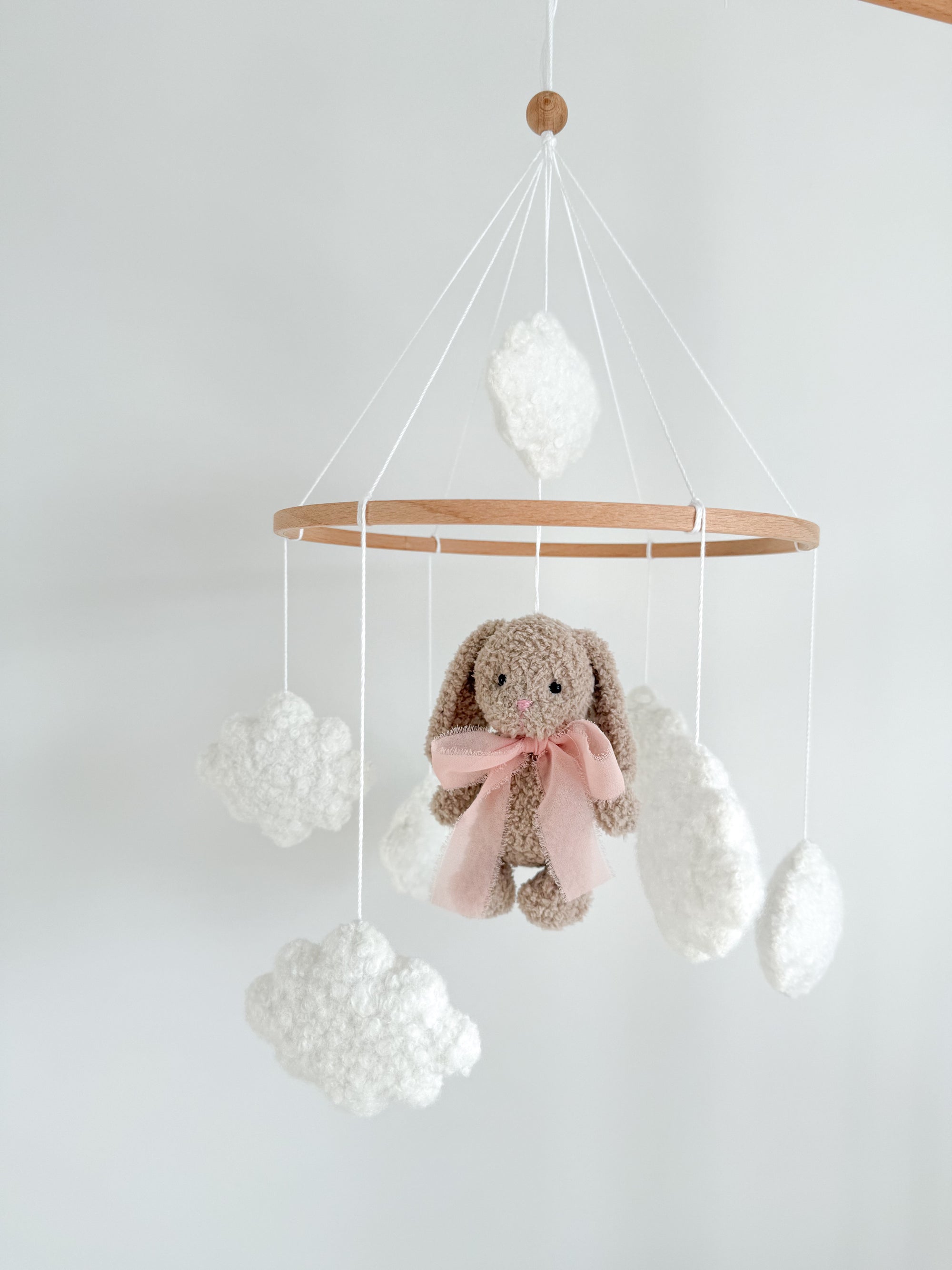 Boucle mobile with beige teddy bunny