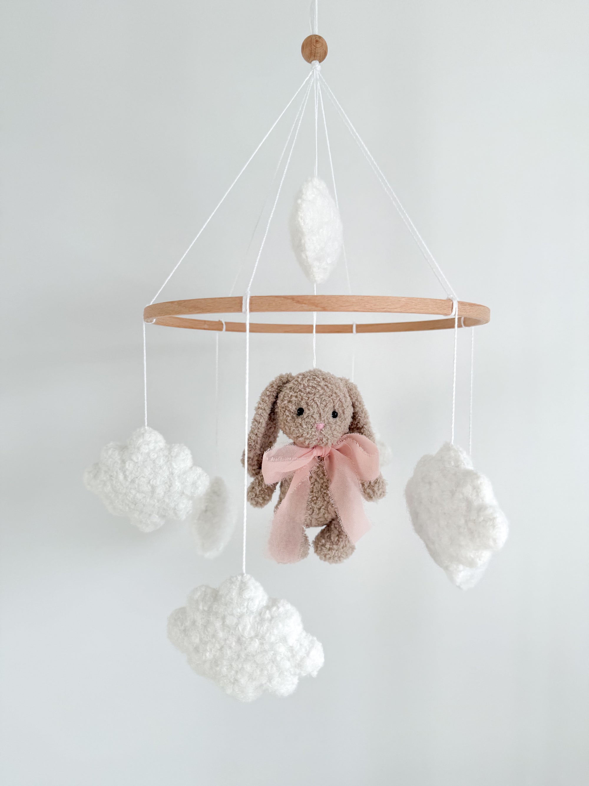 Boucle mobile with beige teddy bunny