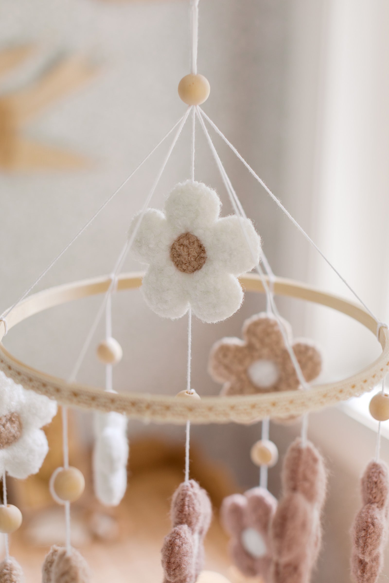 Boucle mobile with flowers
