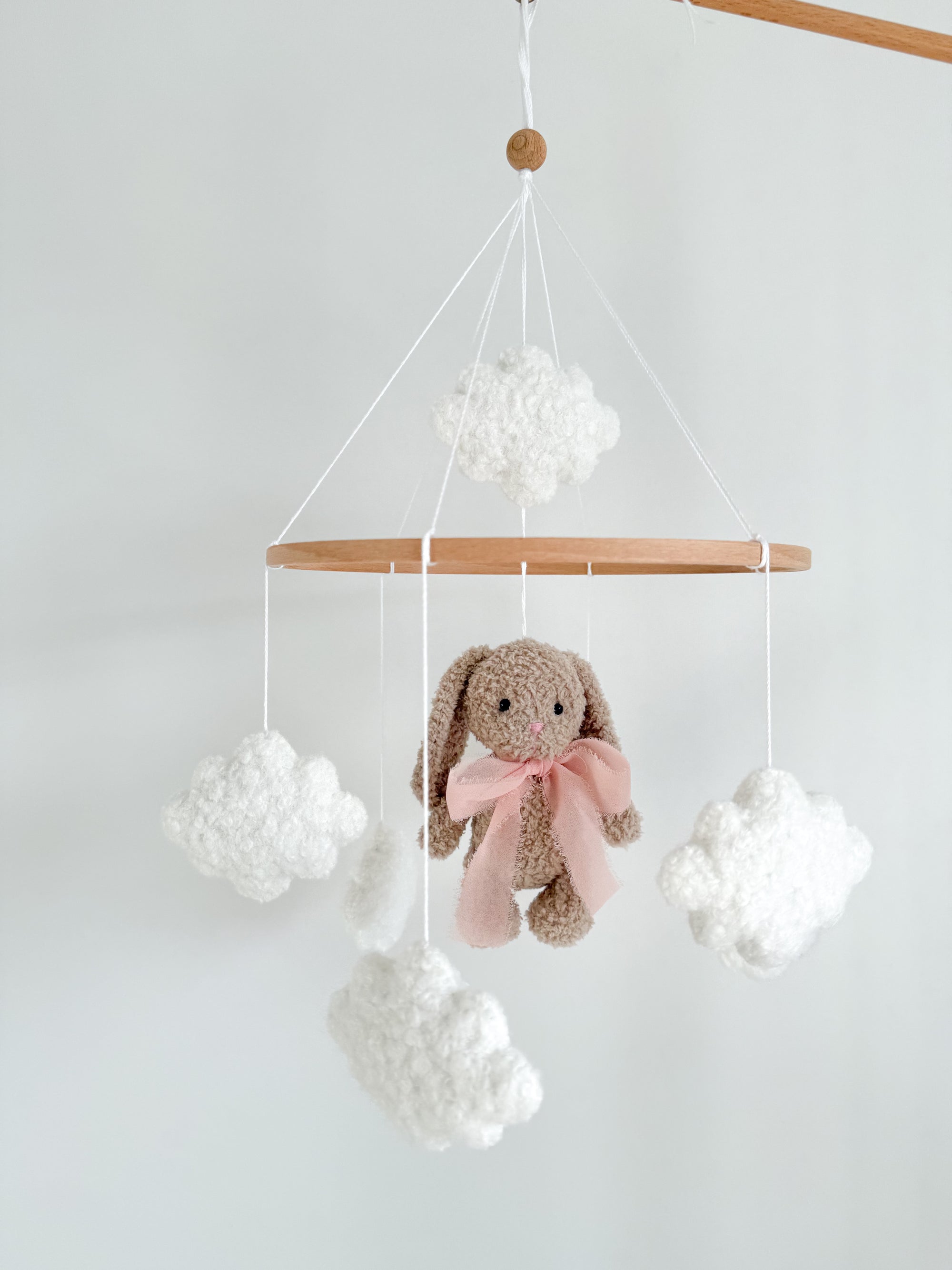 Boucle mobile with beige teddy bunny