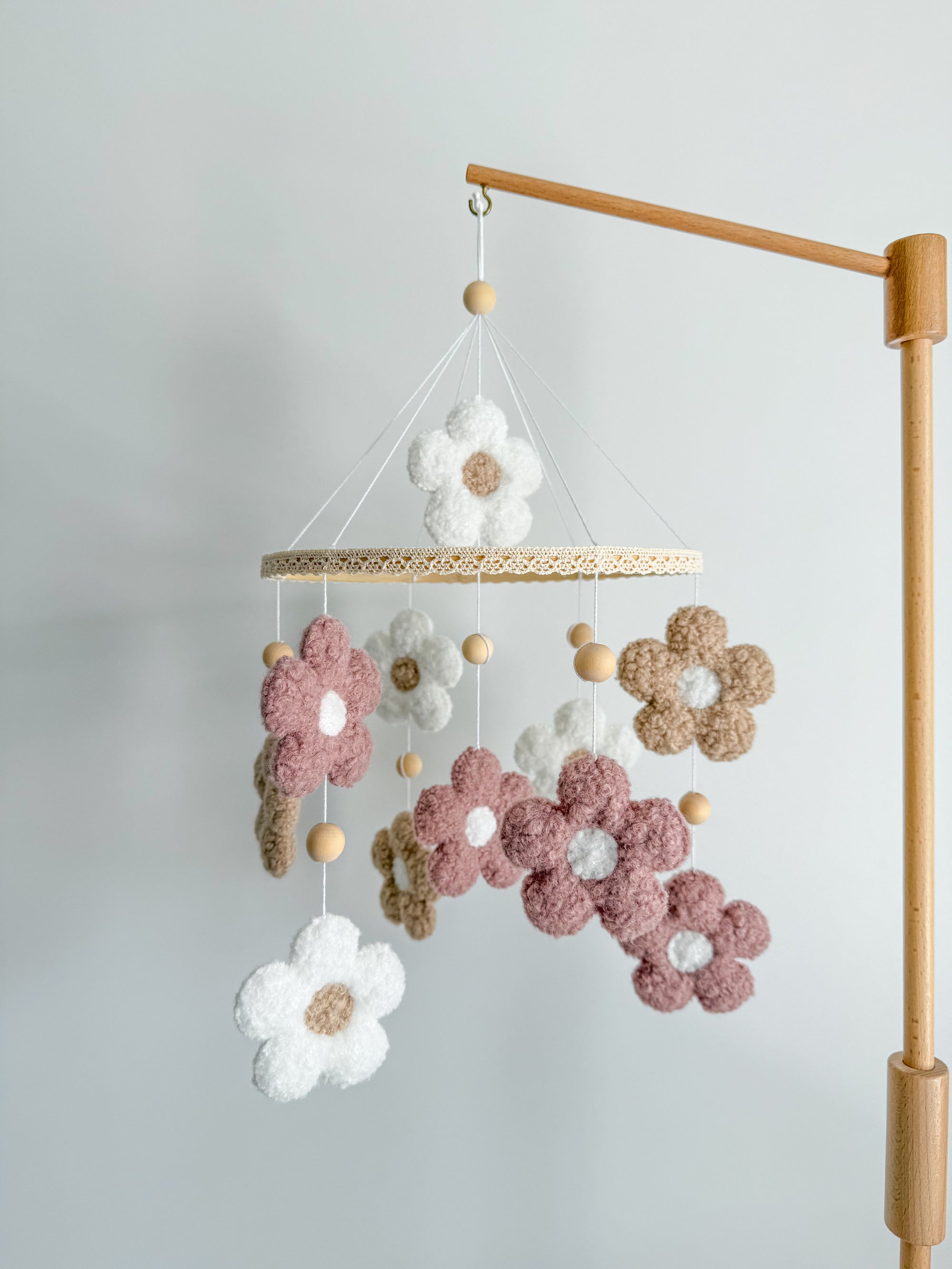 Boucle mobile with flowers