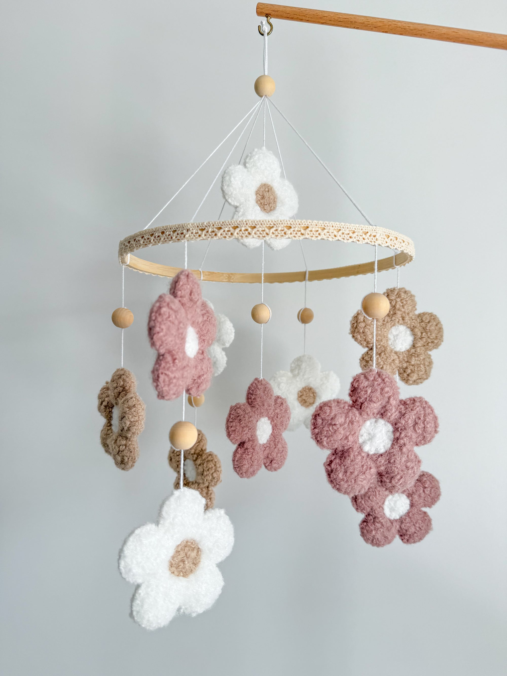 Boucle mobile with flowers
