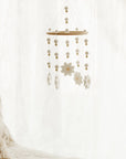 Classic mobile with daisies