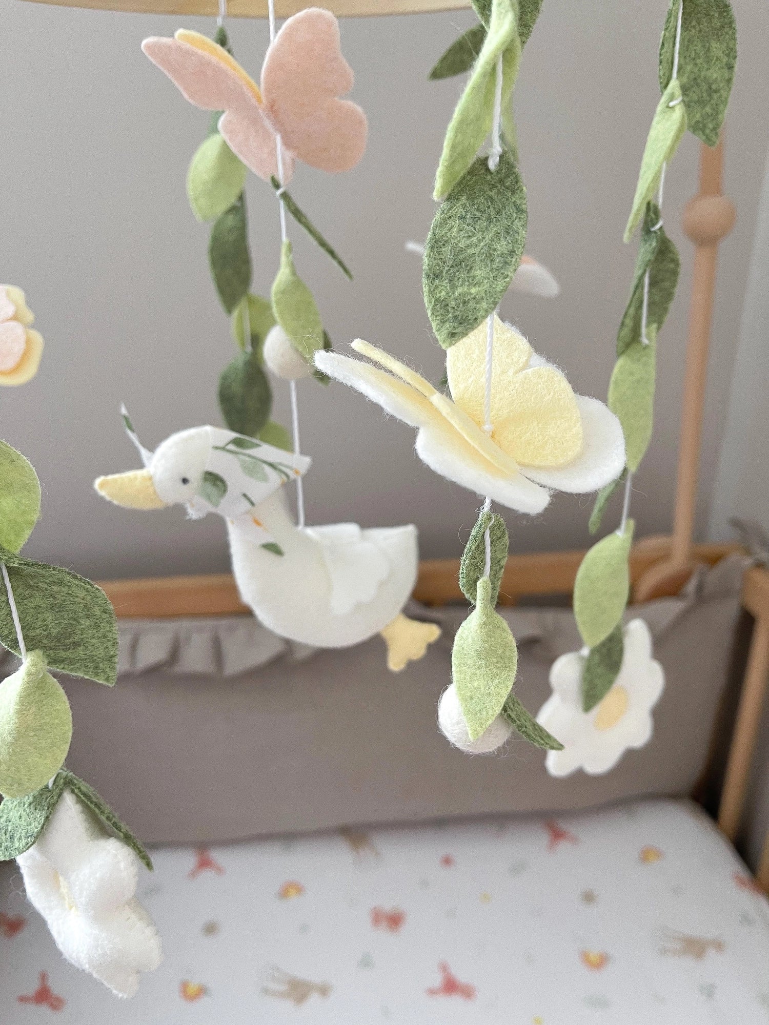Goose mobile with daises
