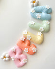 Name banner with daises